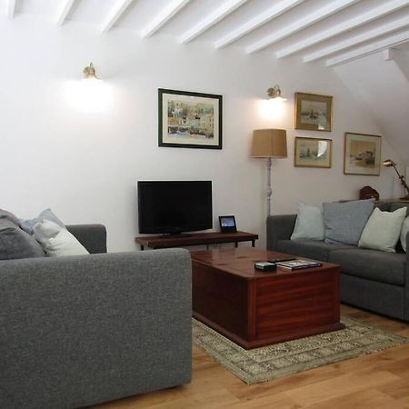 Lovely Spacious Cottage Near The Coast Сейнт Остел Екстериор снимка